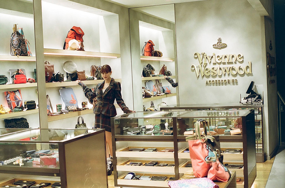 vivienne westwood ピアス 渋谷parco 限定 最安値級価格 - アクセサリー